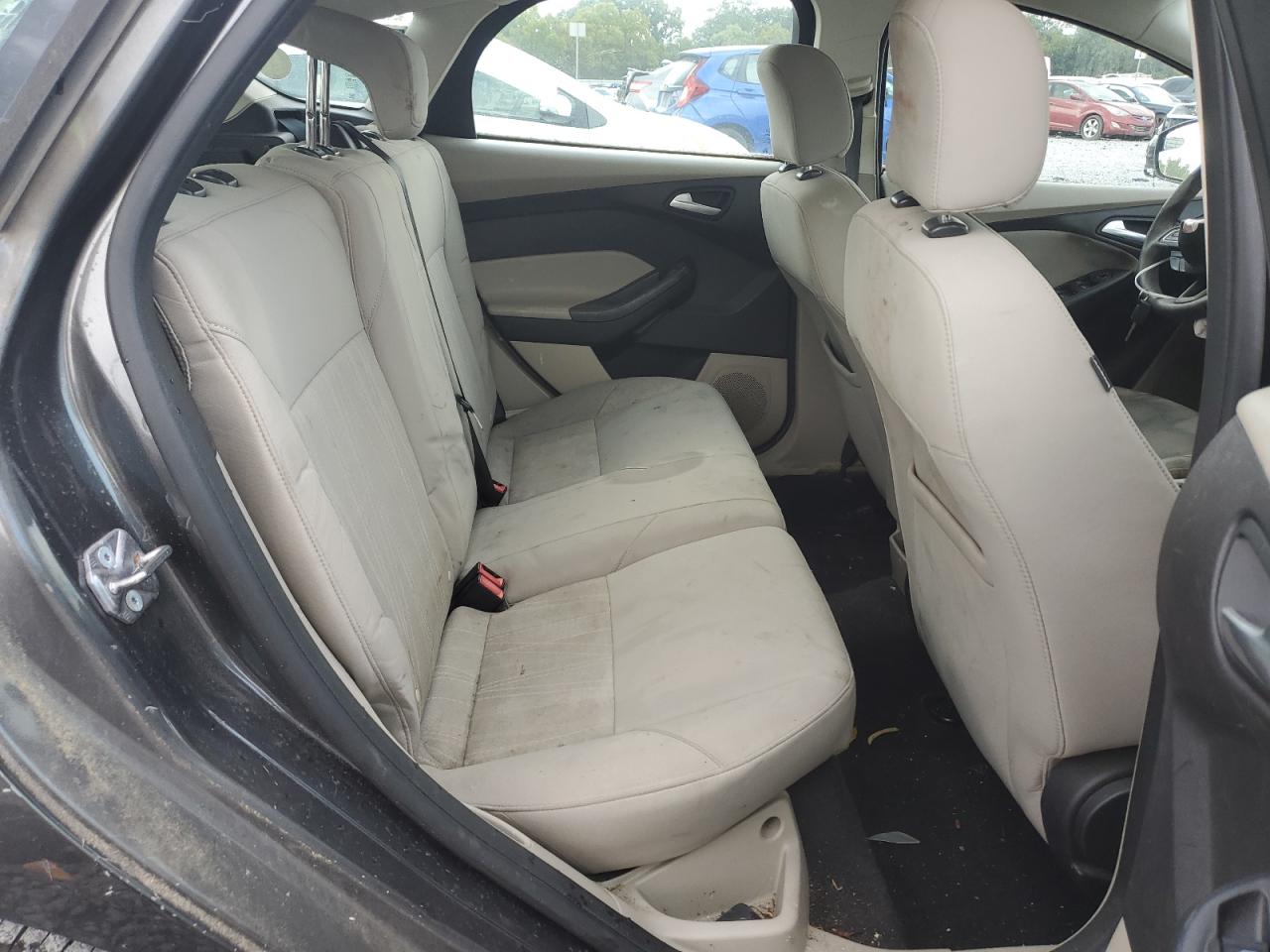 2015 Ford Focus Se VIN: 1FADP3K27FL214803 Lot: 71234285
