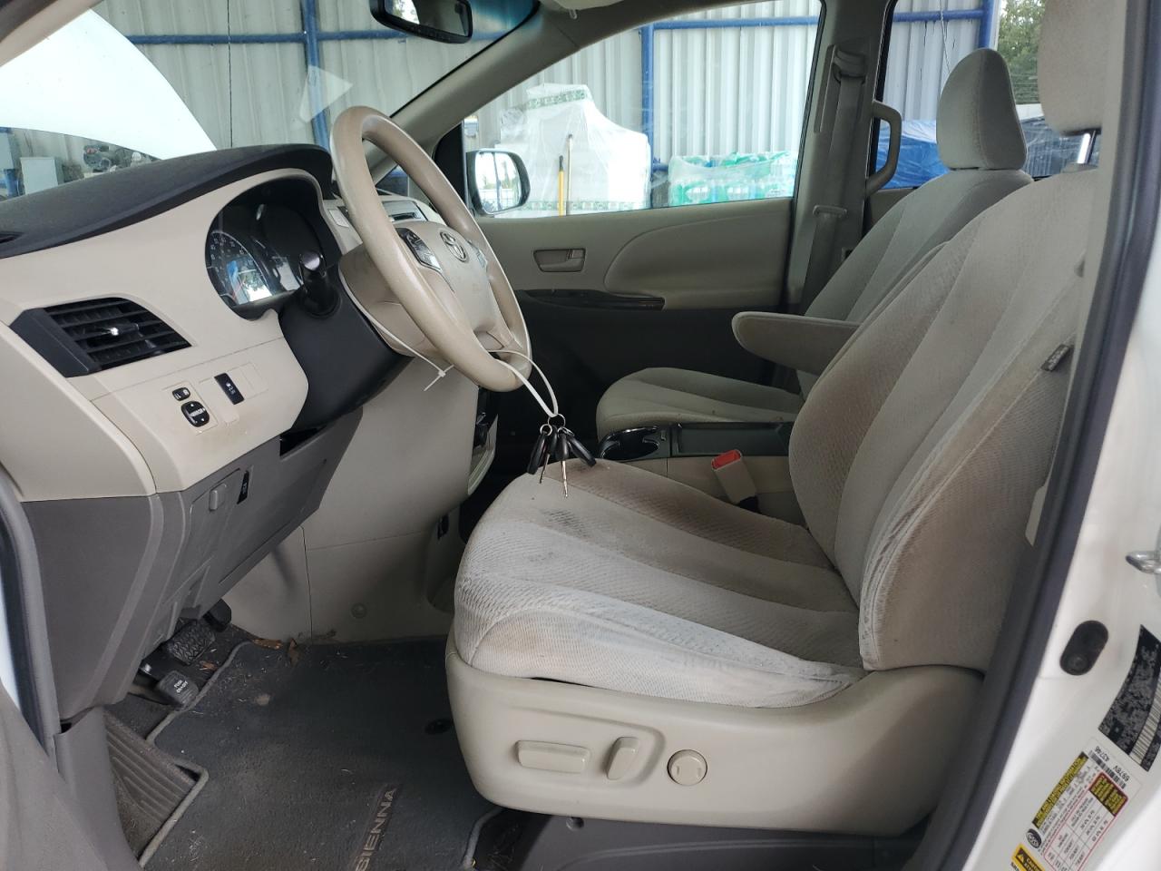 2011 Toyota Sienna Le VIN: 5TDKK3DC6BS031133 Lot: 83757745