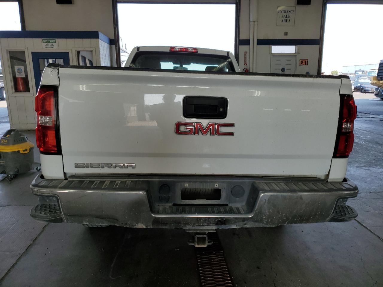 2018 GMC Sierra C1500 VIN: 1GTN1LEC1JZ902869 Lot: 81630175