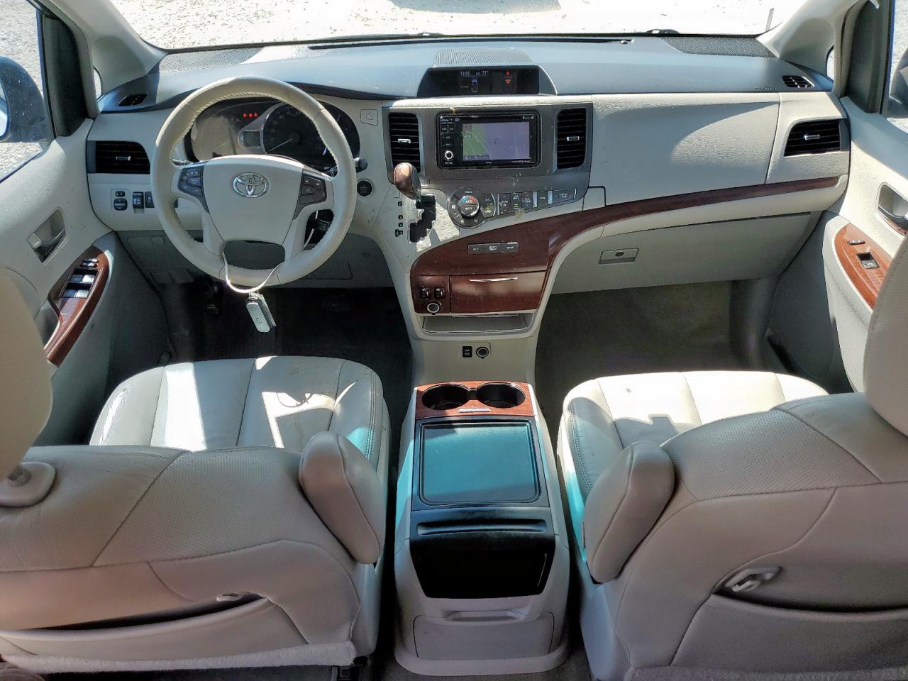 2014 Toyota Sienna Xle VIN: 5TDYK3DC8ES499590 Lot: 83754315