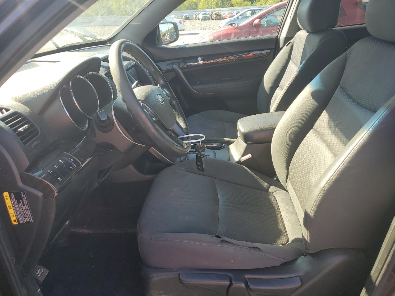 2011 Kia Sorento Base VIN: 5XYKTCA11BG174018 Lot: 80141875