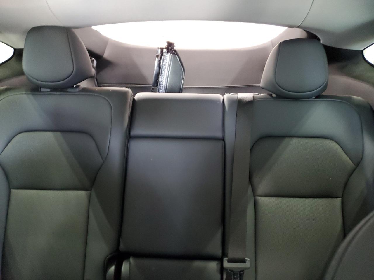 2026 Tesla Model Y VIN: 7SAYGDEE2TA384993 Lot: 84290125