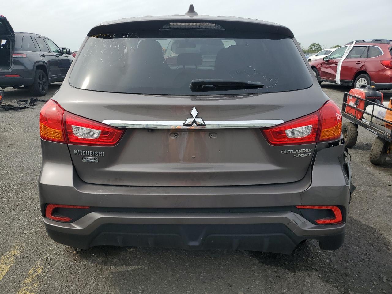 2018 Mitsubishi Outlander Sport Es VIN: JA4AP3AU5JU015214 Lot: 81126155