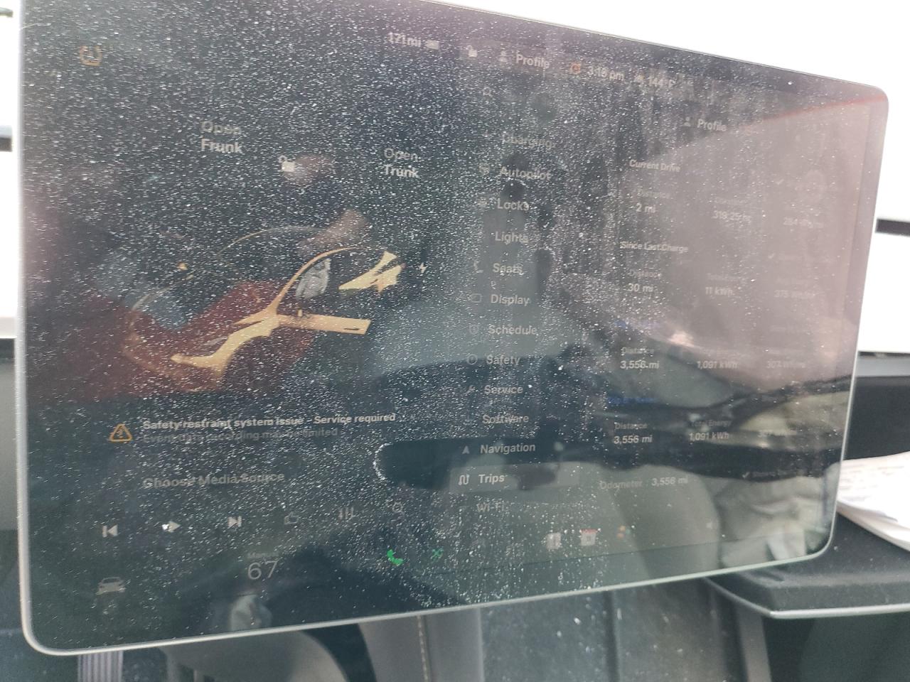 2024 Tesla Model Y VIN: 7SAYGDED0RA327594 Lot: 71958085