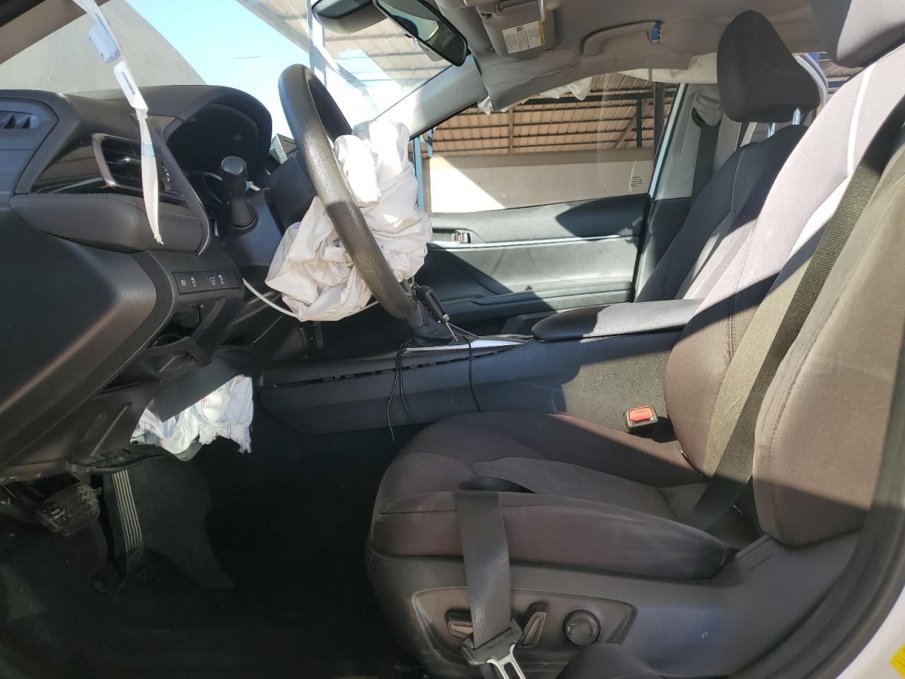 2021 Toyota Camry Le VIN: 4T1C11AK8MU592841 Lot: 80347815