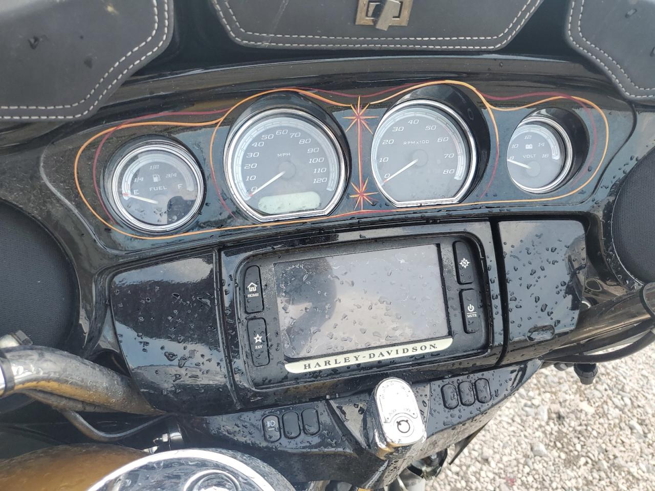 2017 Harley-Davidson Flhtk Ultra Limited VIN: 1HD1KED12HB636318 Lot: 85274755