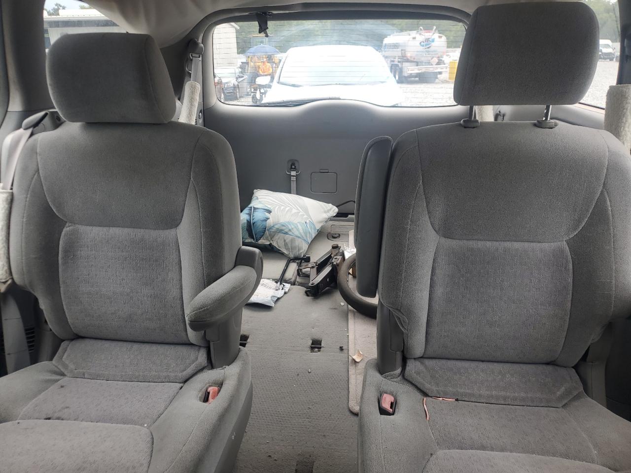 2004 Toyota Sienna Ce VIN: 5TDZA23C64S182652 Lot: 81262185