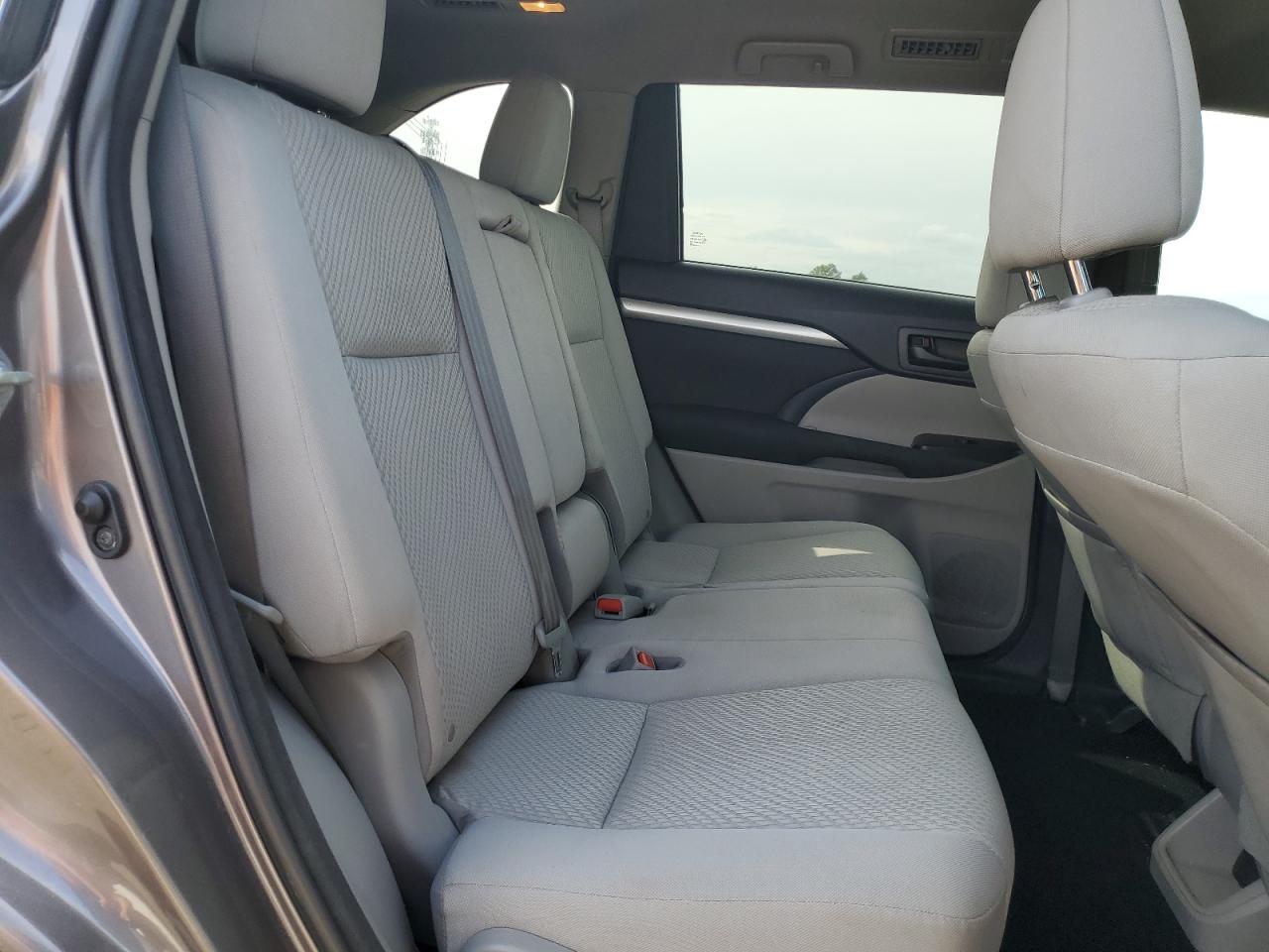 2016 Toyota Highlander Le VIN: 5TDBKRFH4GS298516 Lot: 81642605