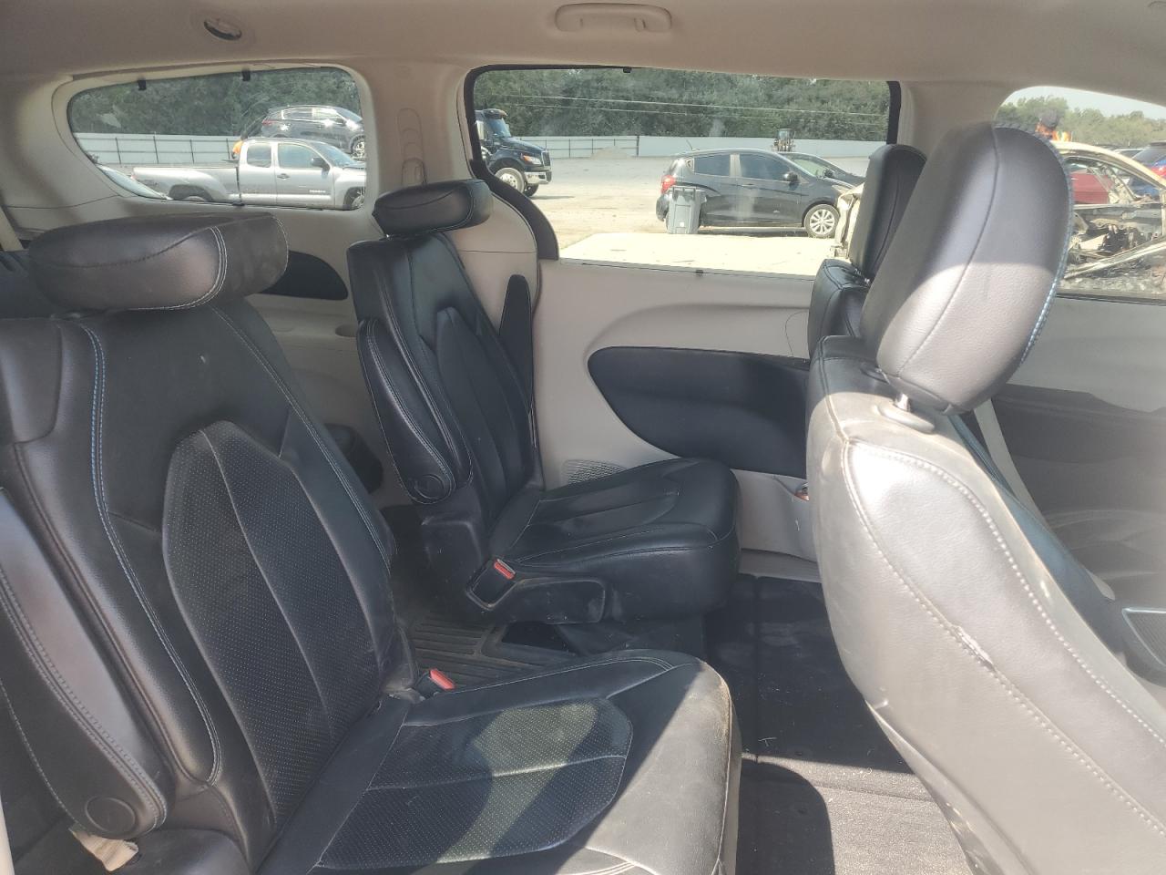 2021 Chrysler Pacifica Touring L VIN: 2C4RC1BG2MR512059 Lot: 81293755