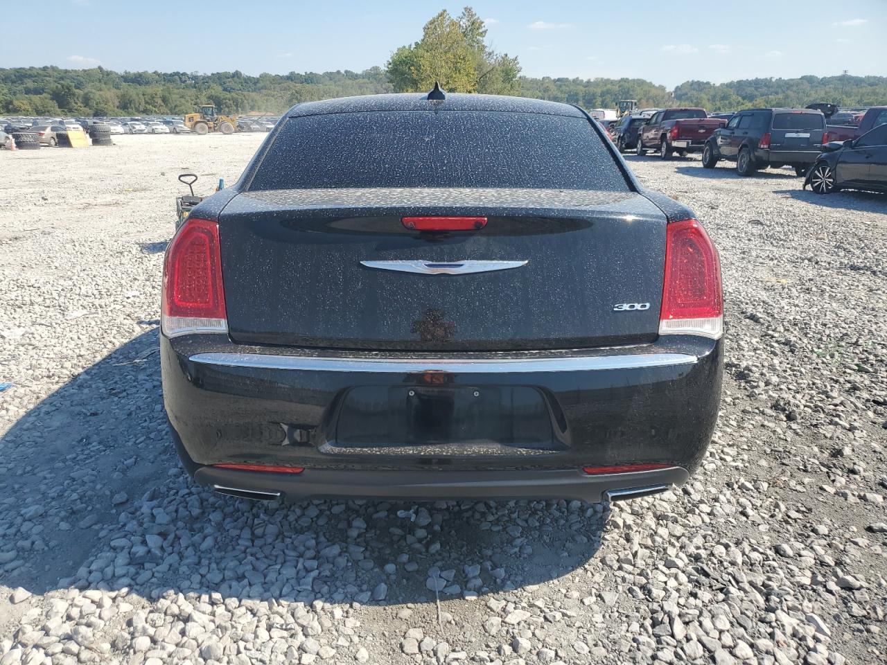 2016 Chrysler 300 Limited VIN: 2C3CCAAG8GH269878 Lot: 80586405