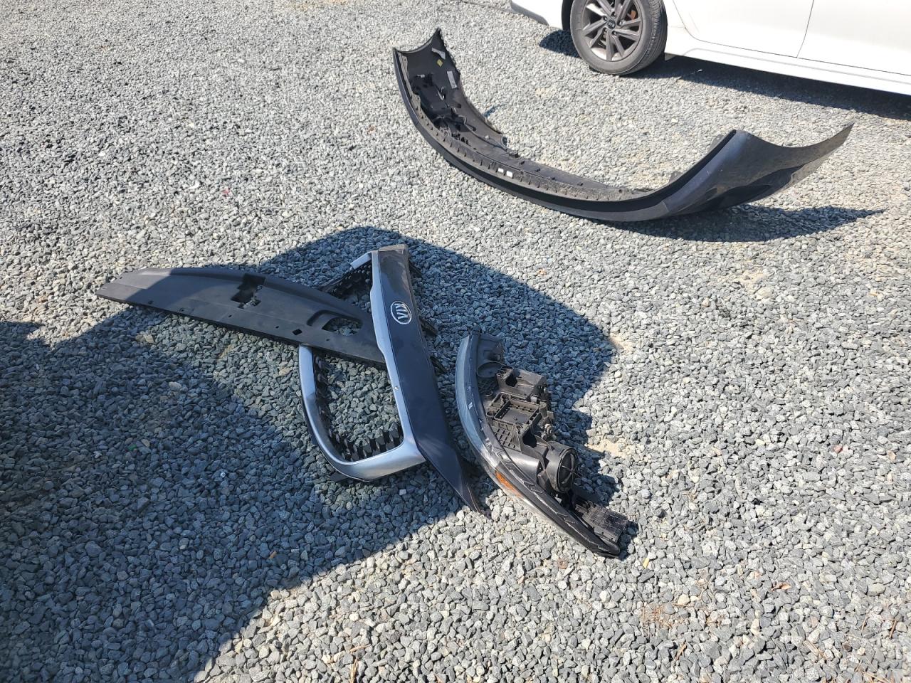 2017 Kia Sedona Lx VIN: KNDMB5C11H6271865 Lot: 81385195