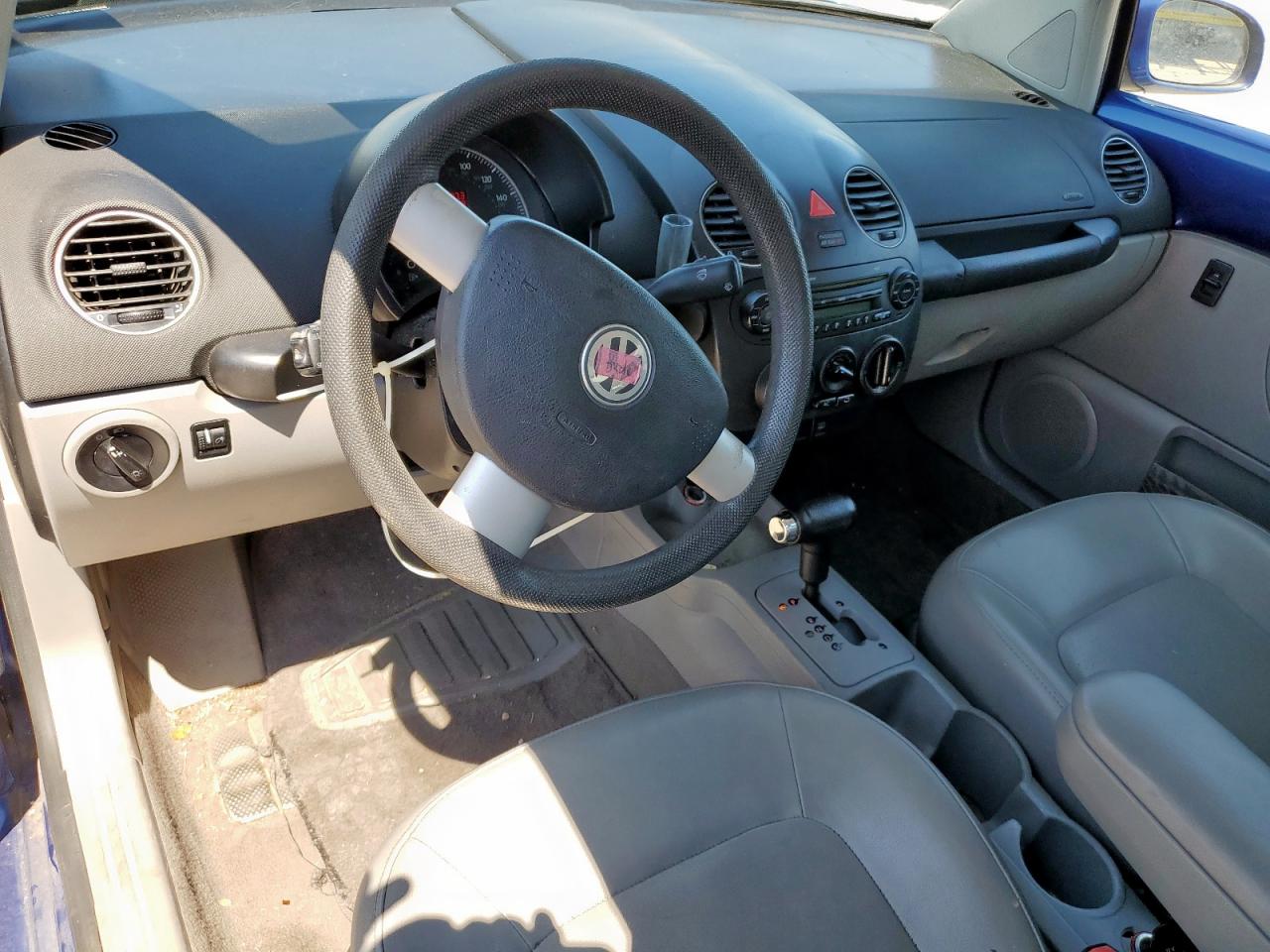 2008 Volkswagen New Beetle S VIN: 3VWPG31C18M512411 Lot: 81190275