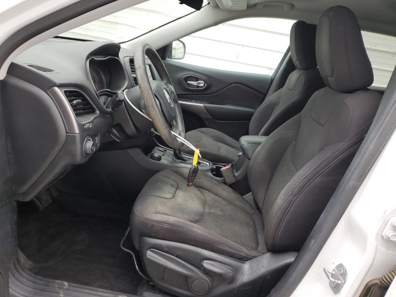 2019 Jeep Cherokee Latitude VIN: 1C4PJMCX8KD188239 Lot: 72055925