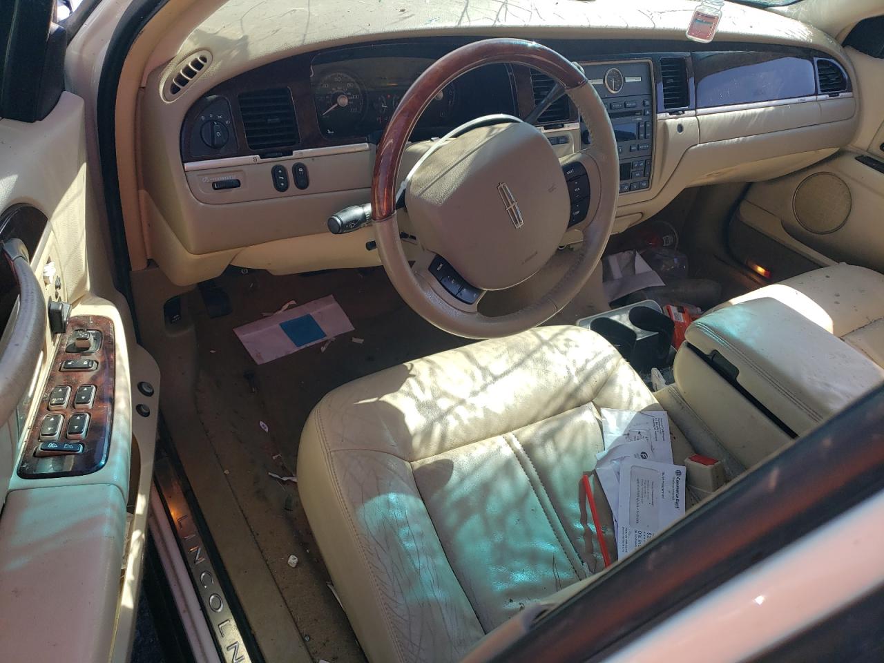2008 Lincoln Town Car Signature Limited VIN: 2LNHM82W98X650008 Lot: 84204015