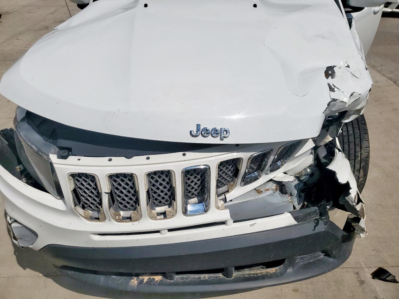 2017 Jeep Compass Latitude VIN: 1C4NJCEB4HD186354 Lot: 82139935