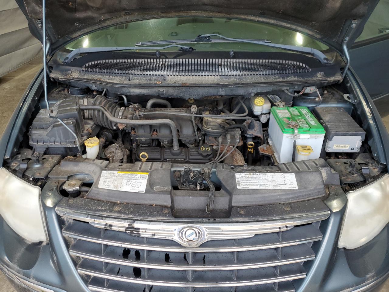 2005 Chrysler Town & Country Limited VIN: 2C8GP64L15R193031 Lot: 80980765