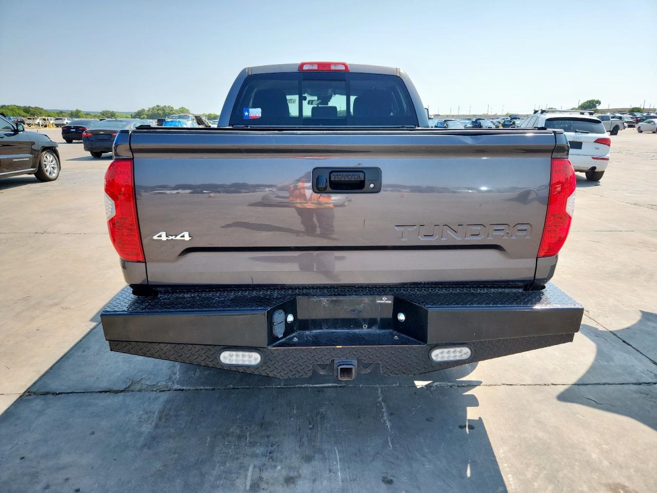 2018 Toyota Tundra Double Cab Sr VIN: 5TFUW5F18JX700516 Lot: 72050235