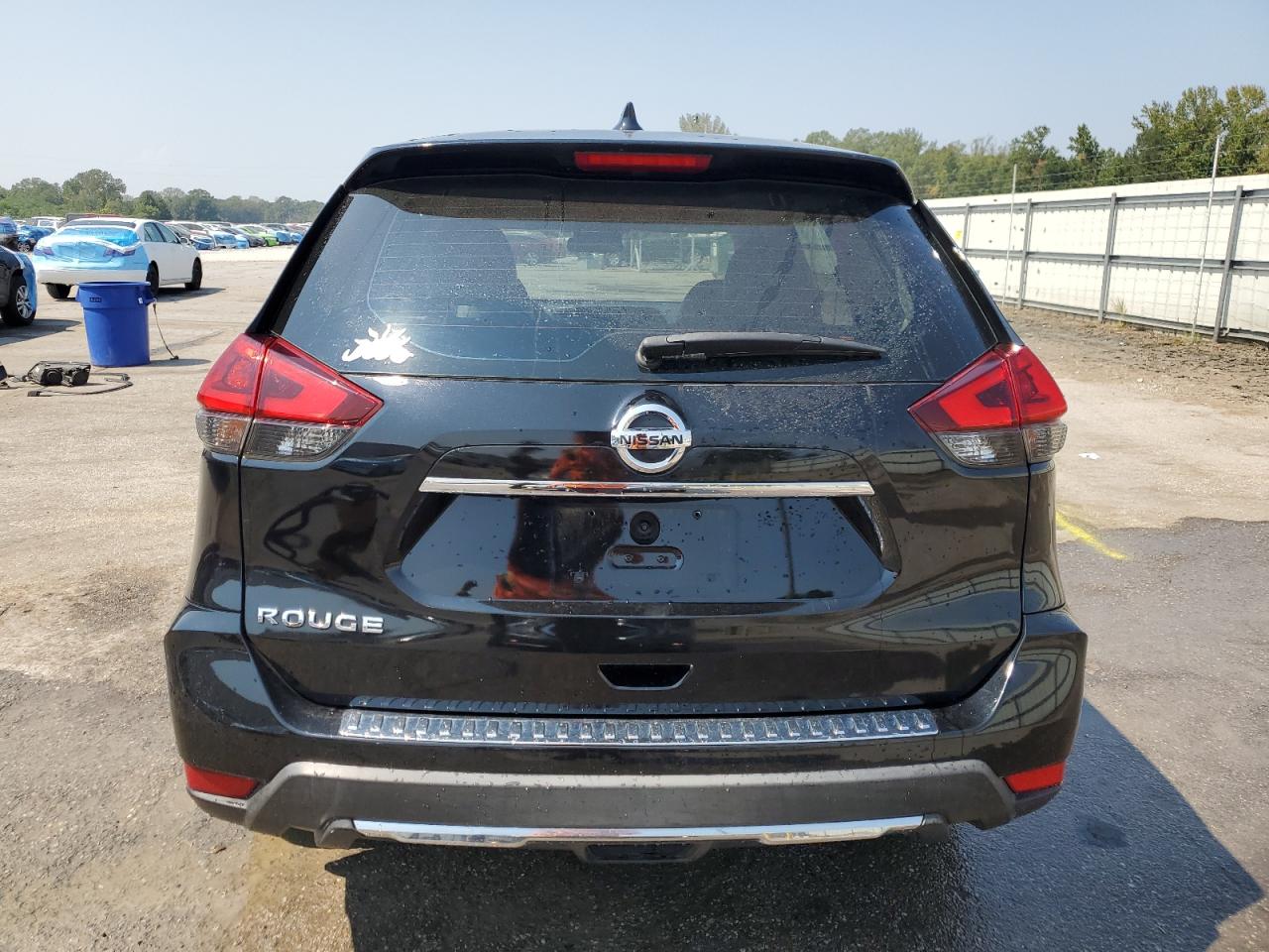 2018 Nissan Rogue S VIN: KNMAT2MT8JP531807 Lot: 81651395