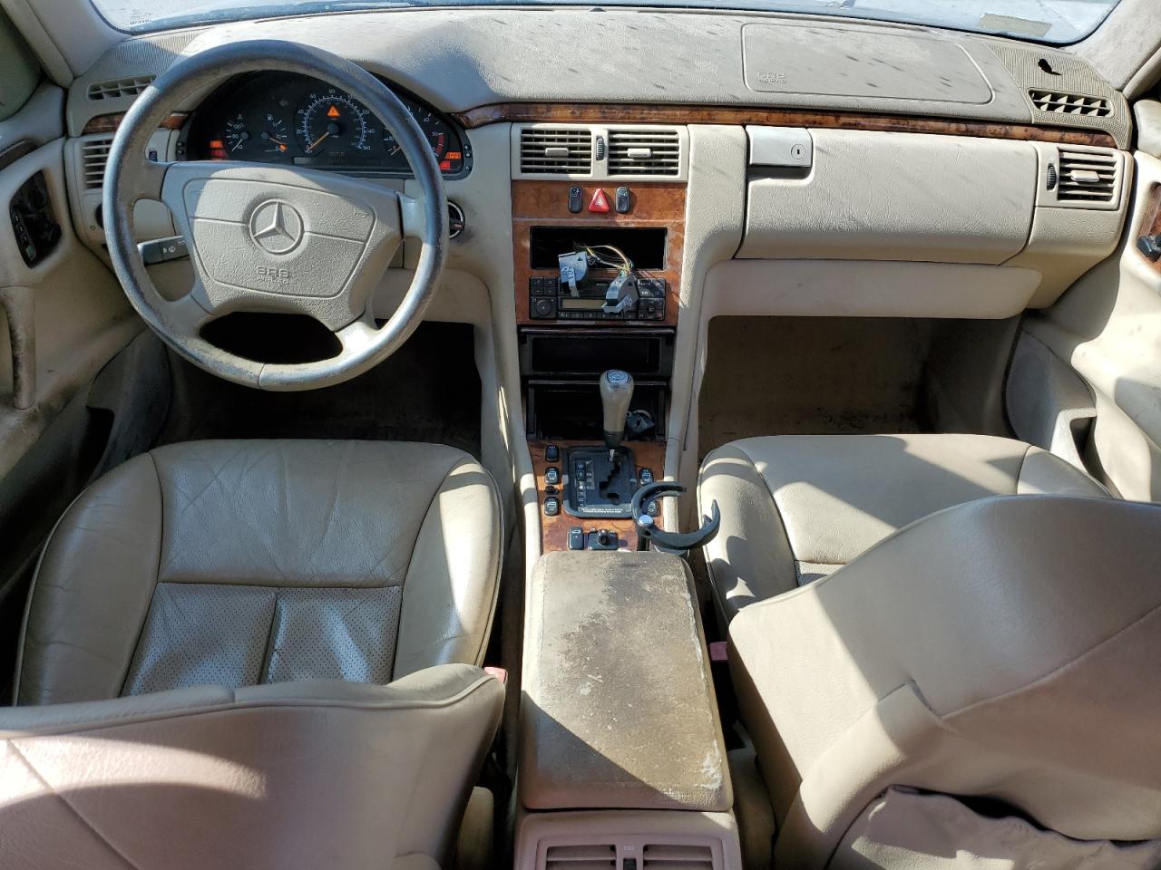 1998 Mercedes-Benz E 300Td VIN: WDBJF25F3WA585461 Lot: 85056075