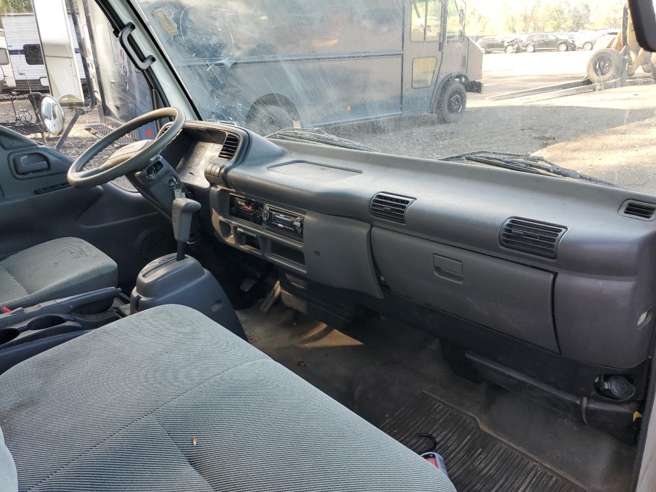 2005 Isuzu Npr VIN: 4KLB4B1U25J800150 Lot: 81444095