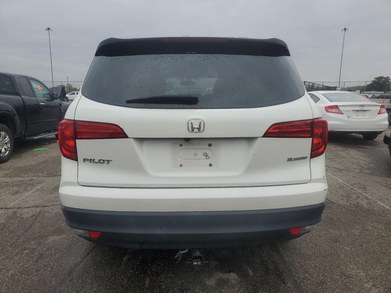 2017 Honda Pilot Lx VIN: 5FNYF5H12HB023630 Lot: 81369765