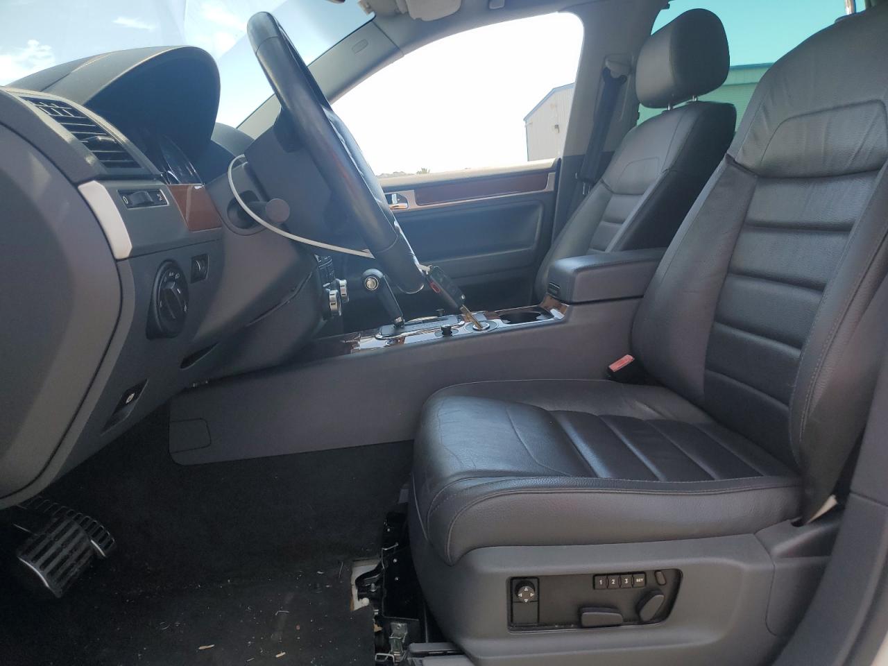 2008 Volkswagen Touareg 2 V8 VIN: WVGCB77L38D062055 Lot: 71731185