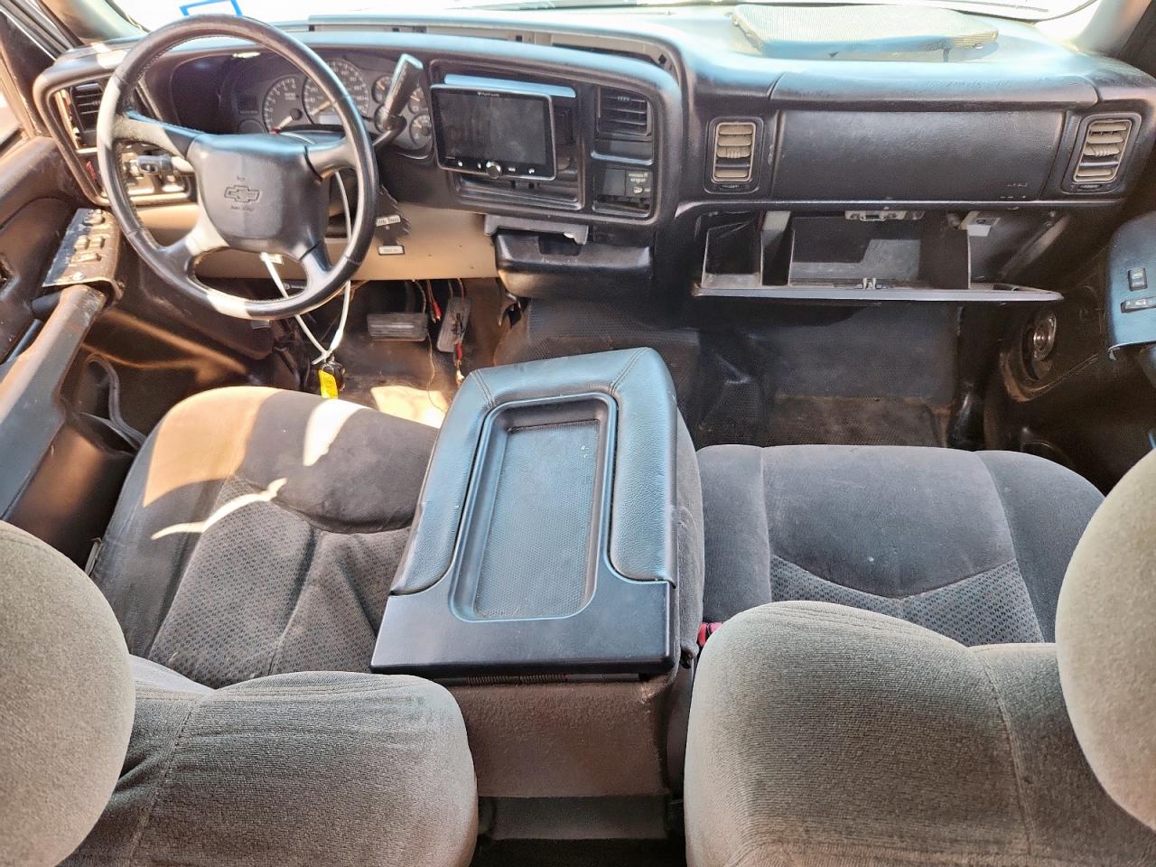 2000 Chevrolet Silverado C1500 VIN: 2GCEC19T4Y1172855 Lot: 71413775