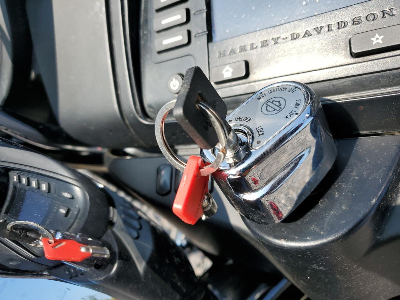 2016 Harley-Davidson Flhx Street Glide VIN: 1HD1KBM14GB689311 Lot: 71482275