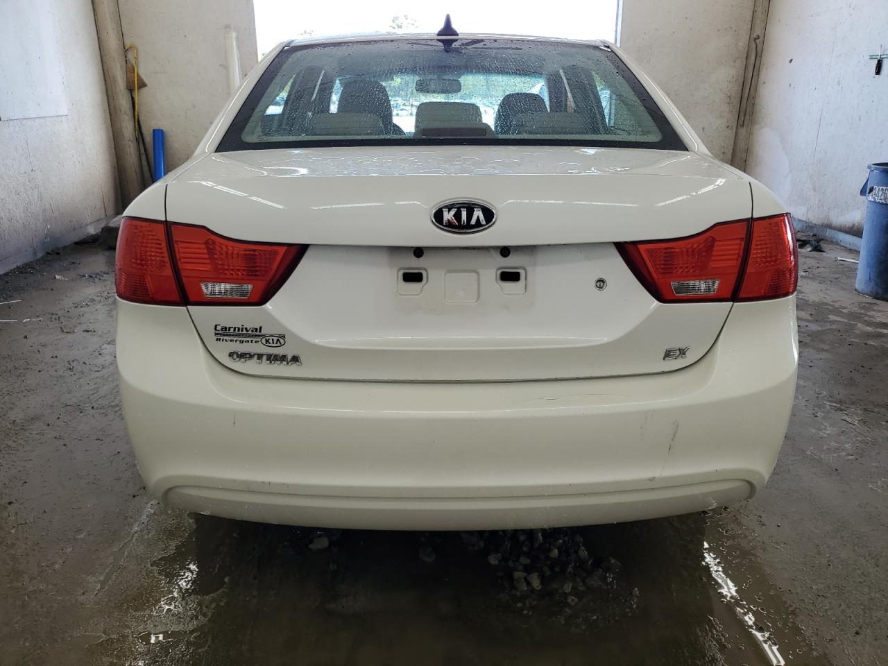 2009 Kia Optima Lx VIN: KNAGE228295323493 Lot: 83819085