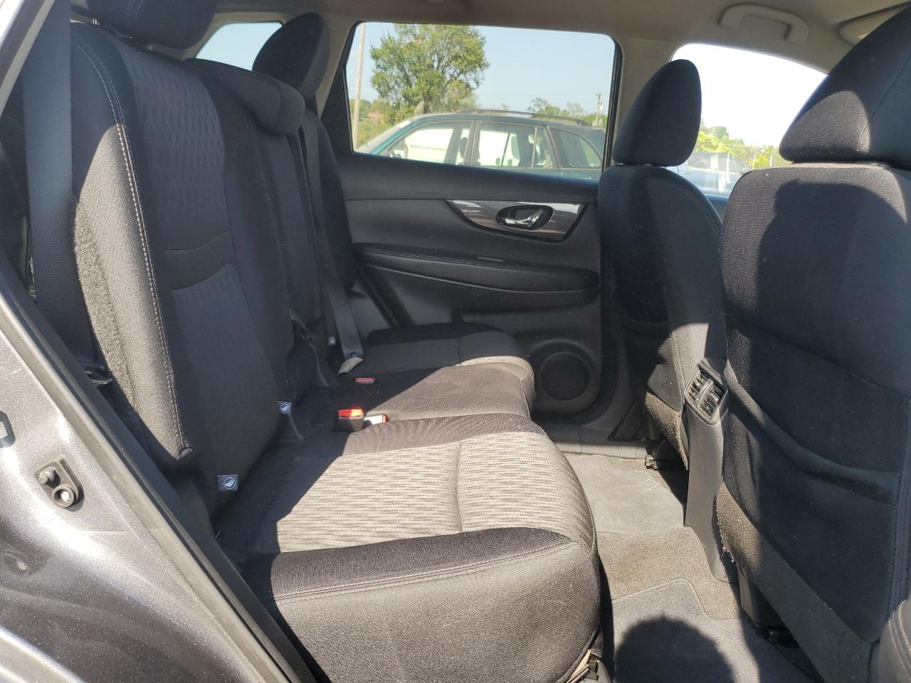 2019 Nissan Rogue S VIN: 5N1AT2MV2KC786605 Lot: 81551695