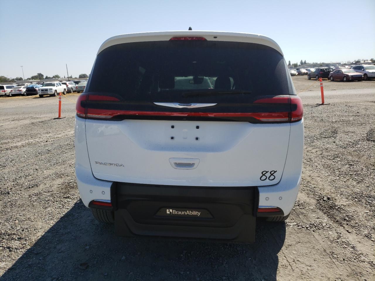 2024 Chrysler Pacifica Touring VIN: 2C4RC1FG5RR195802 Lot: 83998935