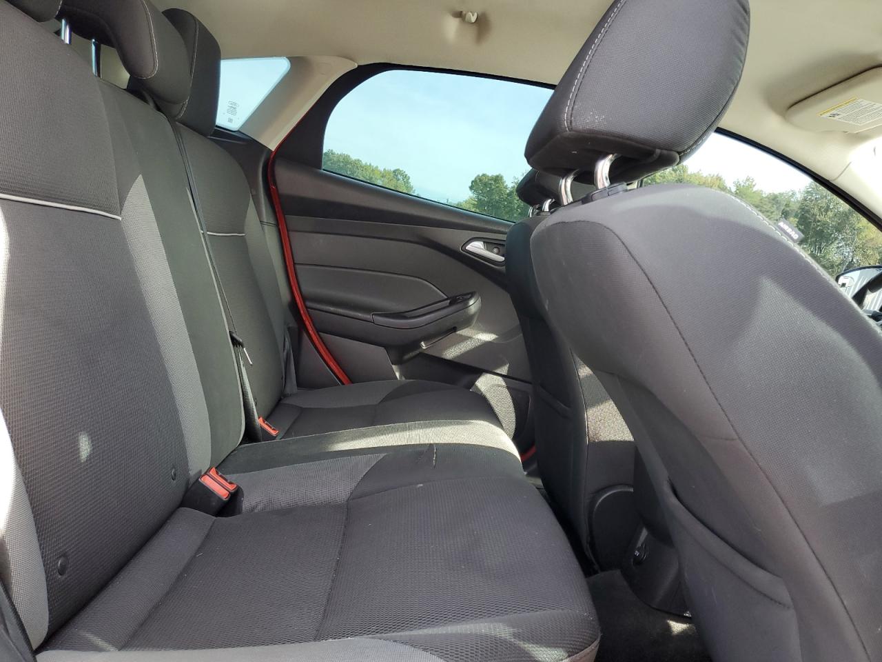 2014 Ford Focus Se VIN: 1FADP3K28EL402552 Lot: 81643005