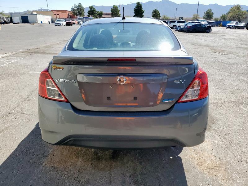  NISSAN VERSA 2016 Szary