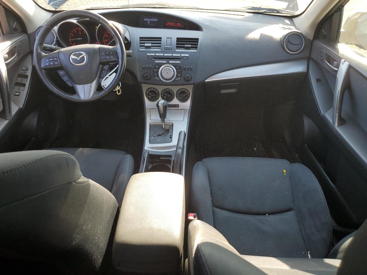 2010 Mazda 3 S VIN: JM1BL1H60A1286135 Lot: 84225785