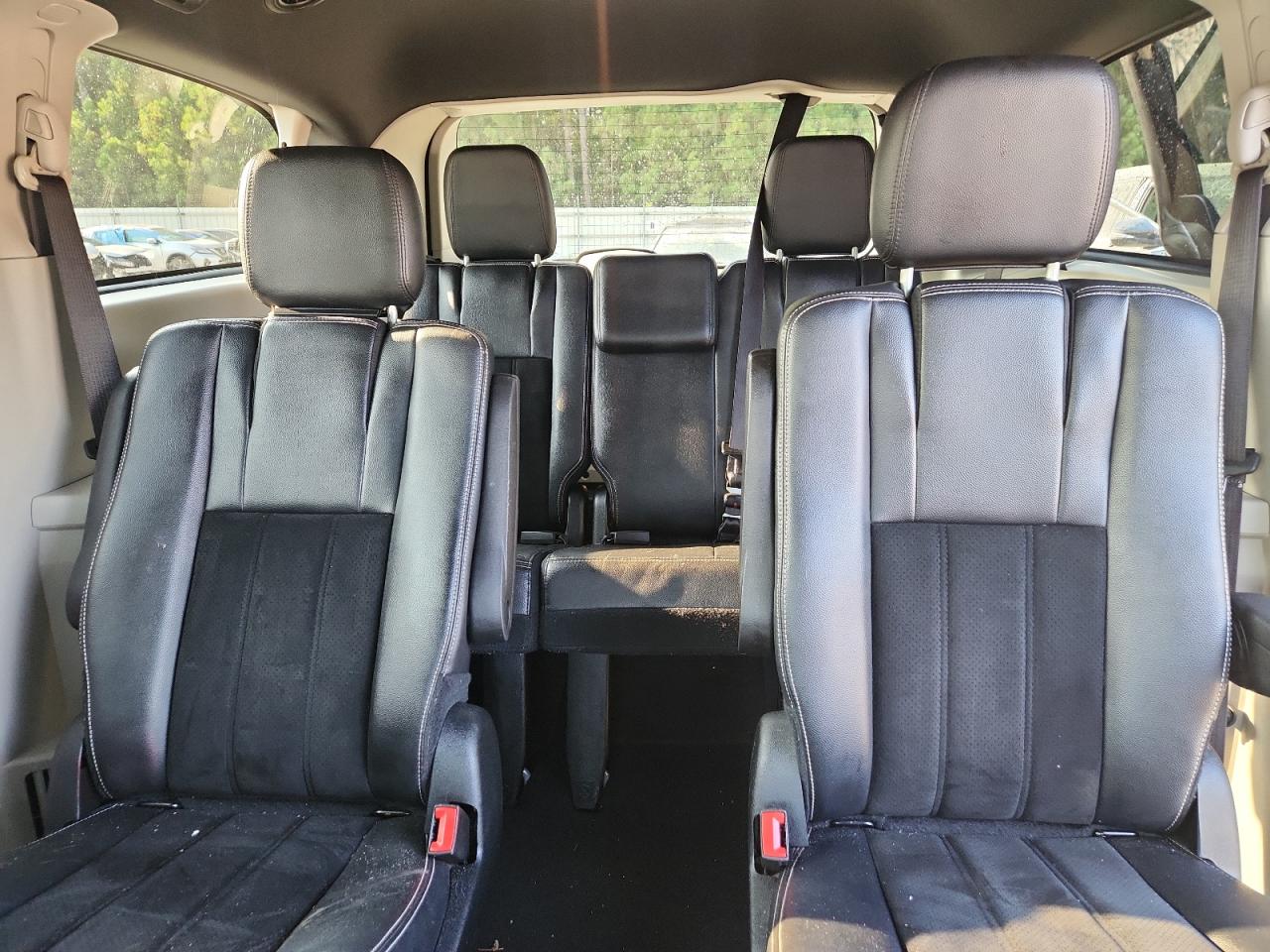 2017 Dodge Grand Caravan Sxt VIN: 2C4RDGCG4HR696165 Lot: 81051195