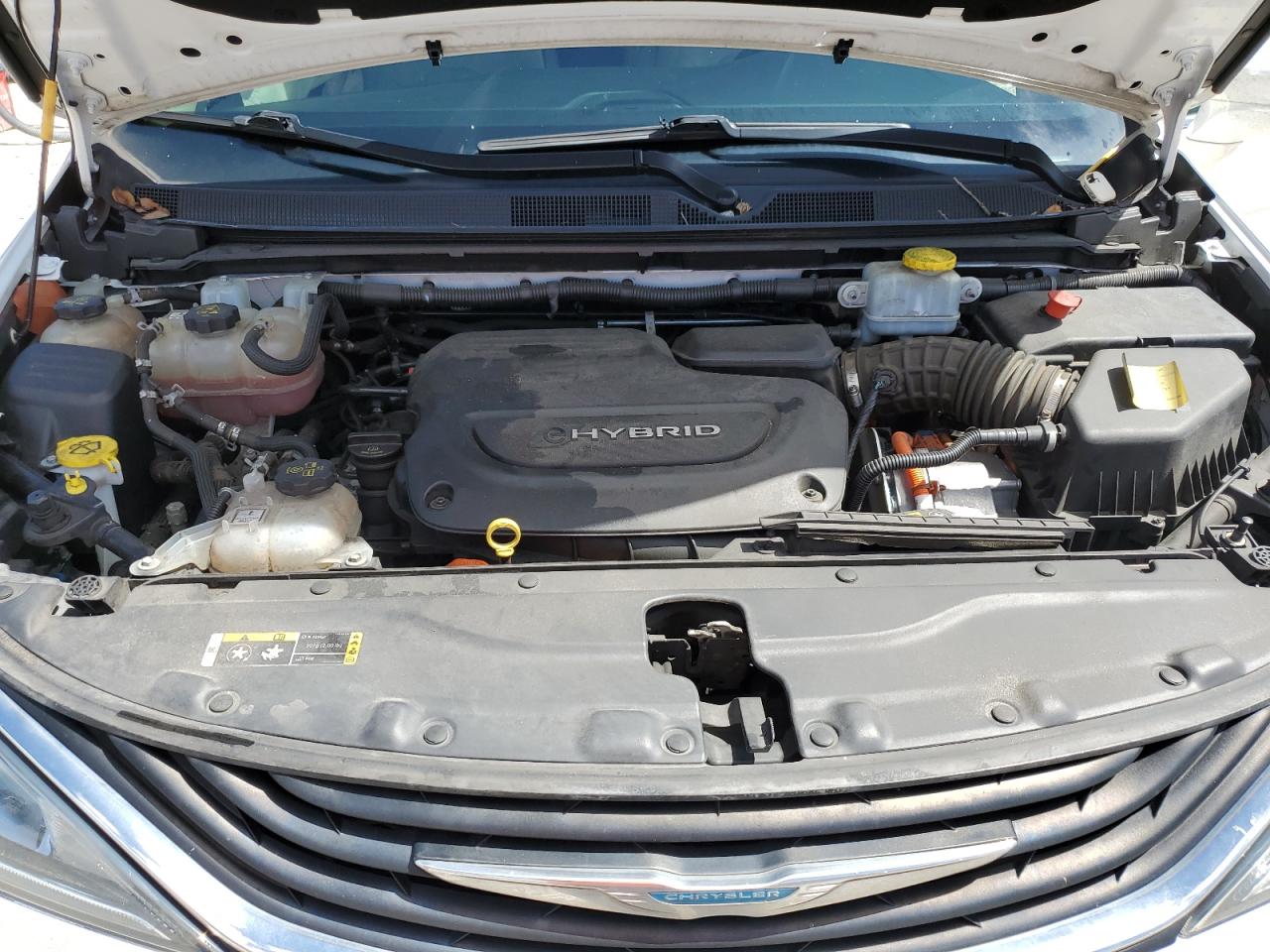 2018 Chrysler Pacifica Hybrid Touring L VIN: 2C4RC1L70JR236667 Lot: 82155895