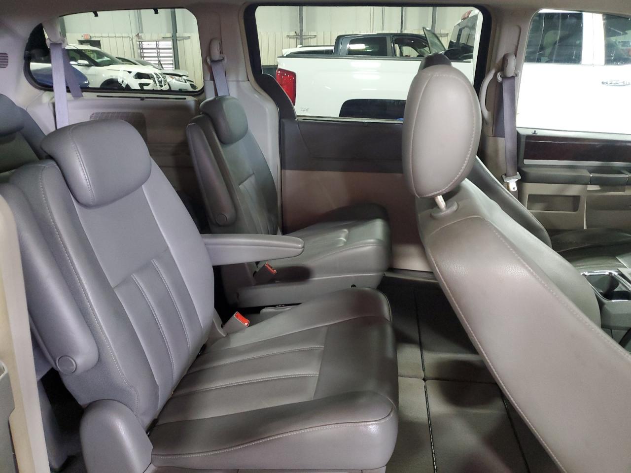 2009 Chrysler Town & Country Touring VIN: 2A8HR54129R630669 Lot: 84457775