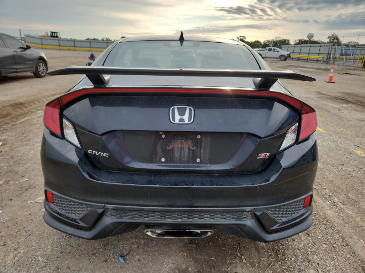 2018 Honda Civic Si VIN: 2HGFC3A57JH756694 Lot: 81707025