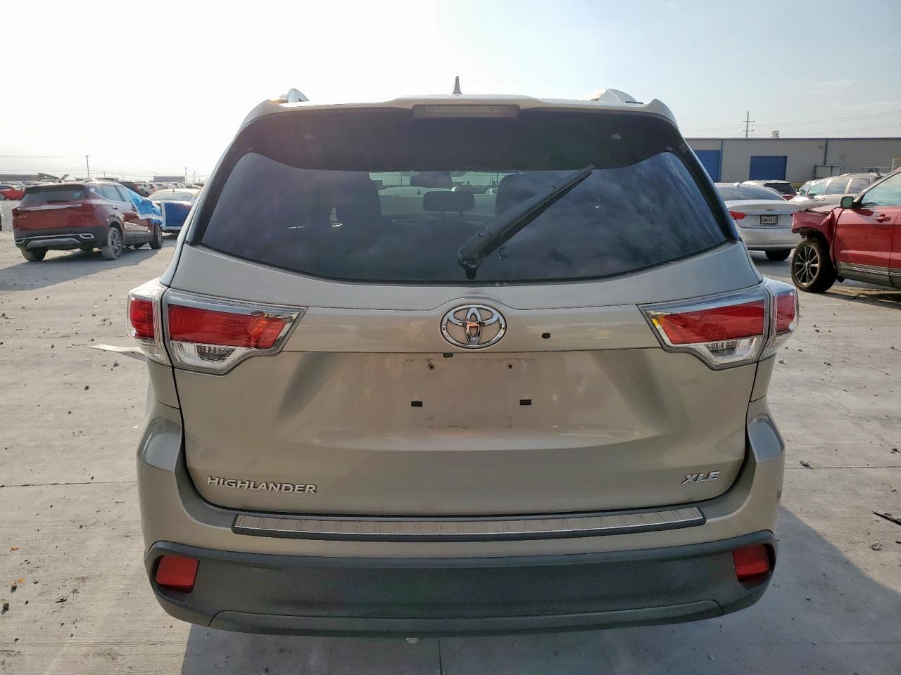 2015 Toyota Highlander Xle VIN: 5TDKKRFHXFS074150 Lot: 81432555