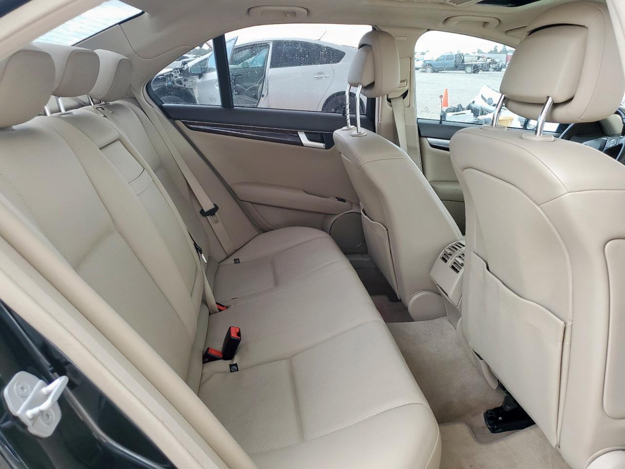 2012 Mercedes-Benz C 250 VIN: WDDGF4HB5CR222940 Lot: 81043665