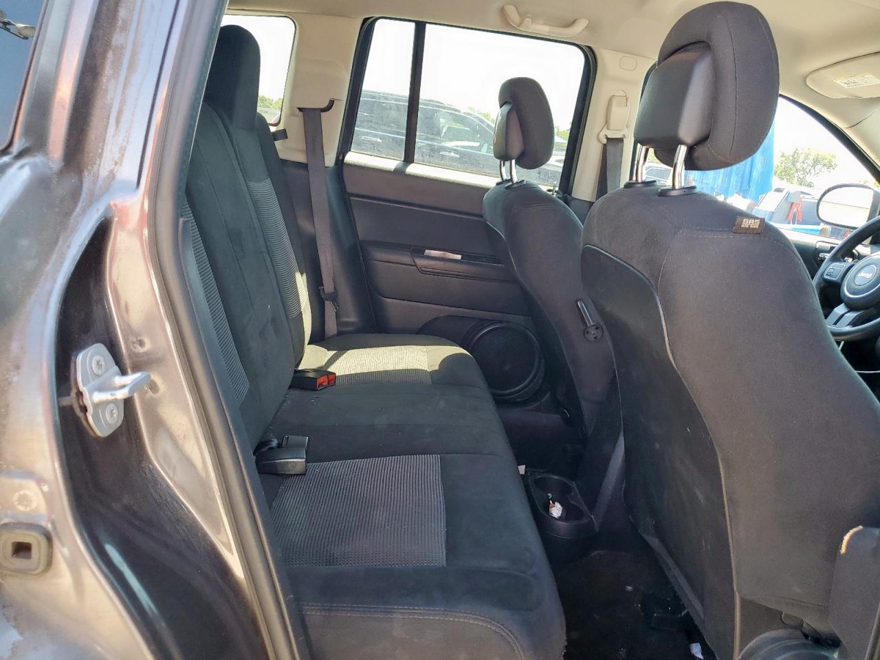 2016 Jeep Compass Sport VIN: 1C4NJCBA2GD612021 Lot: 70703585