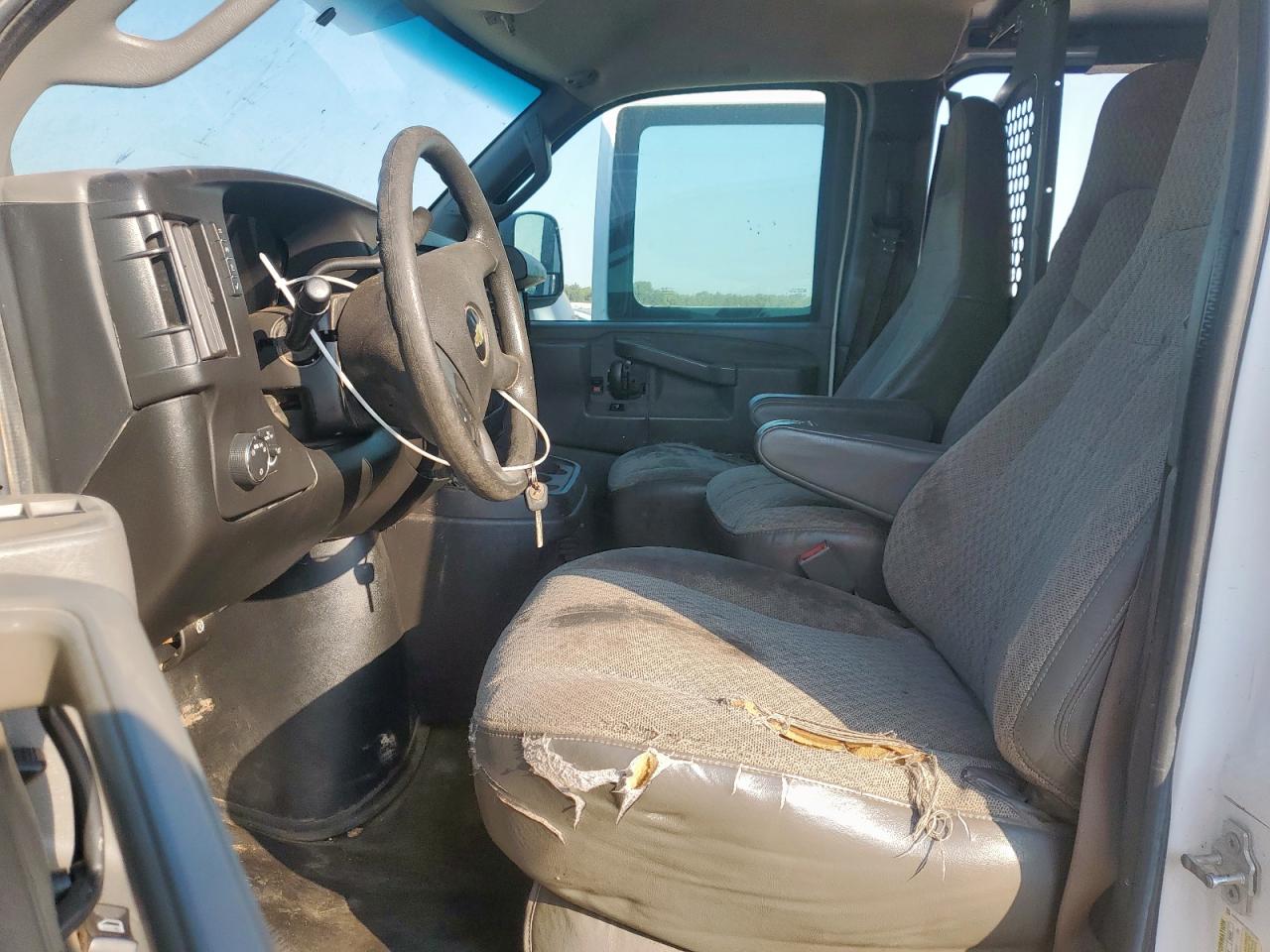 2017 Chevrolet Express G2500 VIN: 1GCWGBFF0H1222590 Lot: 81093575