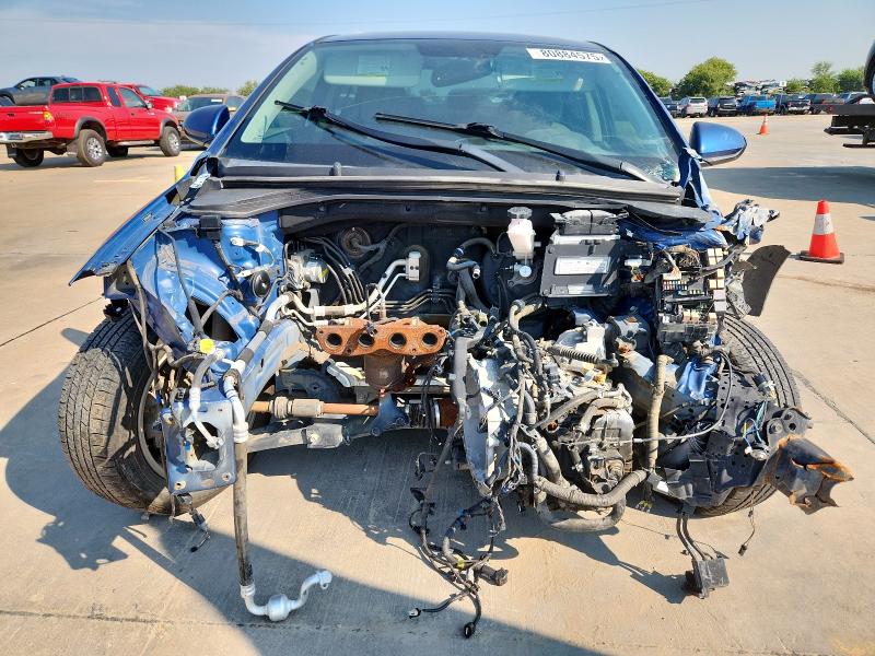  HYUNDAI ELANTRA 2018 Синий