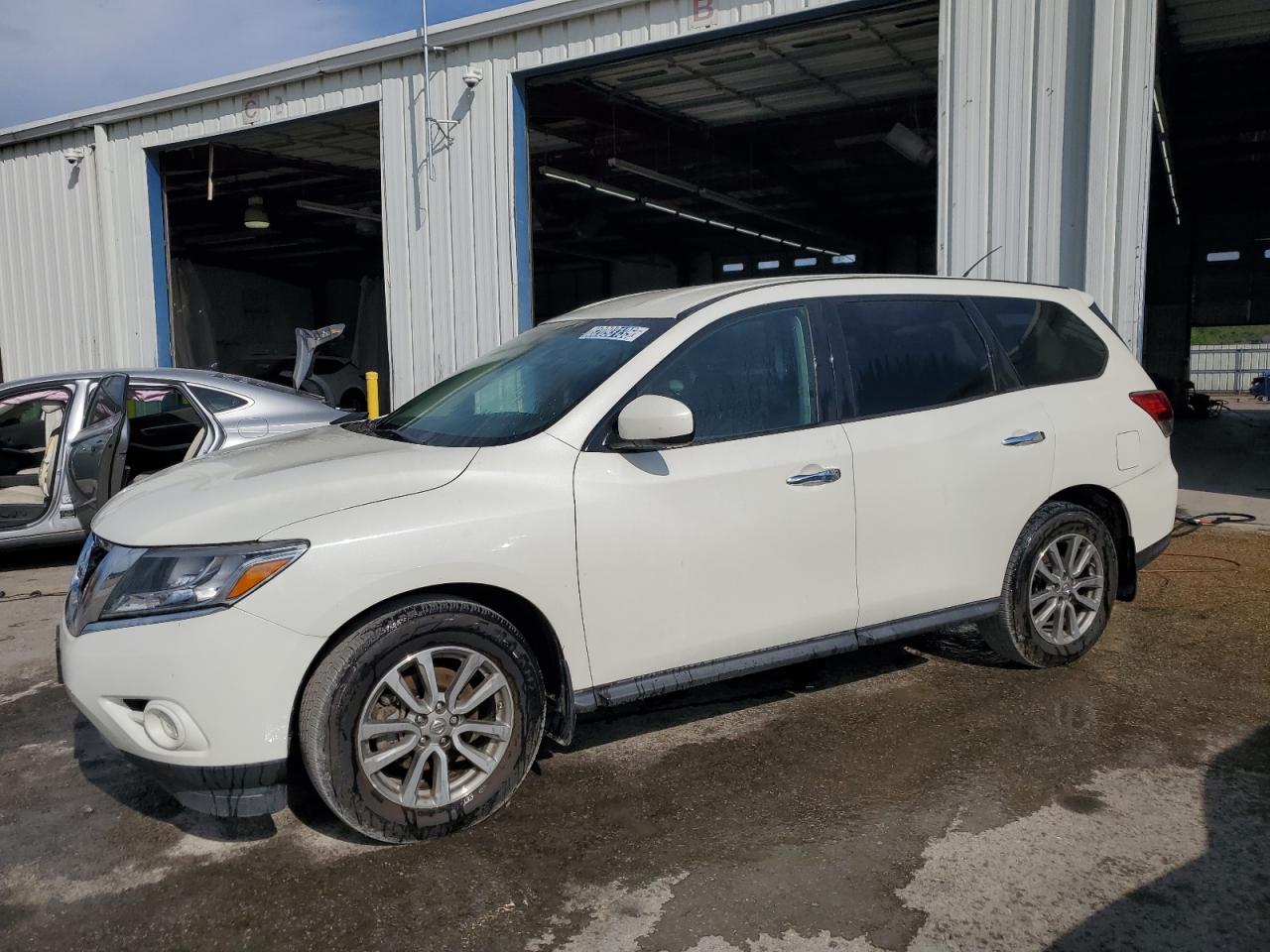 2015 Nissan Pathfinder S