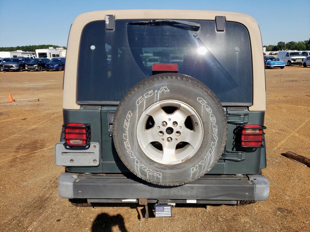 2002 Jeep Wrangler / Tj Sahara VIN: 1J4FA59S52P748031 Lot: 72028895