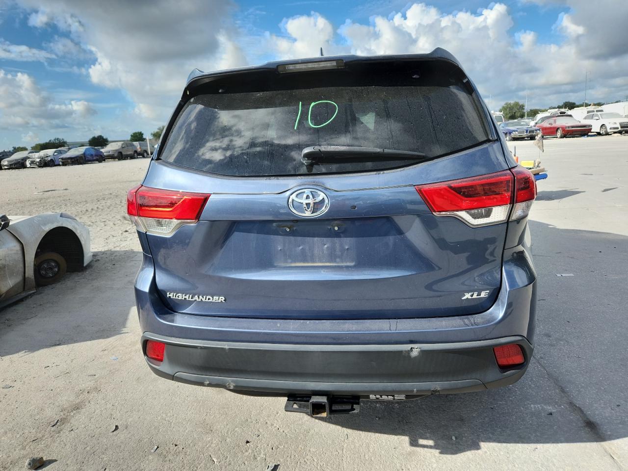 2018 Toyota Highlander Se VIN: 5TDKZRFH0JS286060 Lot: 81498445