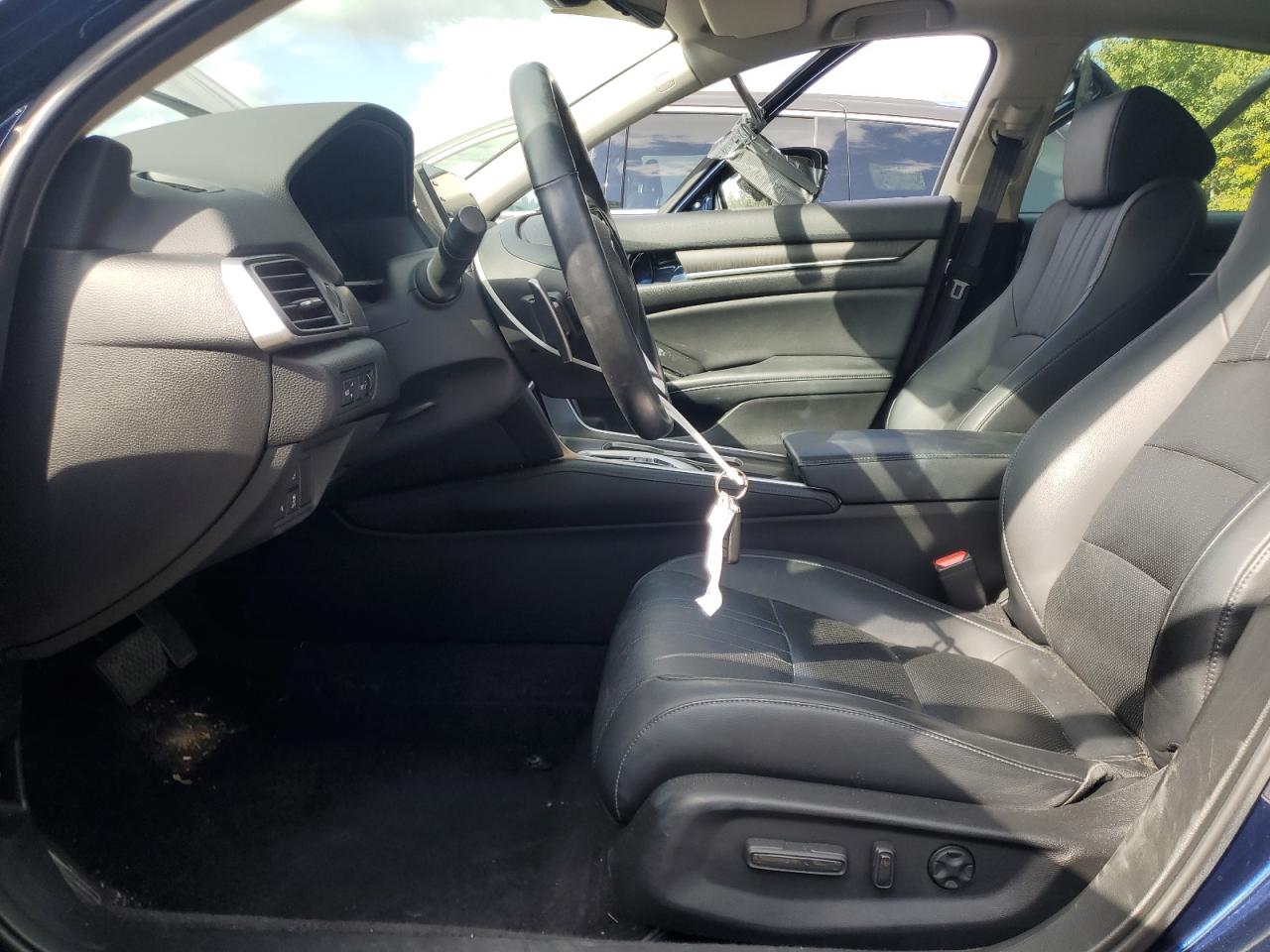 2018 Honda Accord Touring VIN: 1HGCV2F90JA800262 Lot: 83806065
