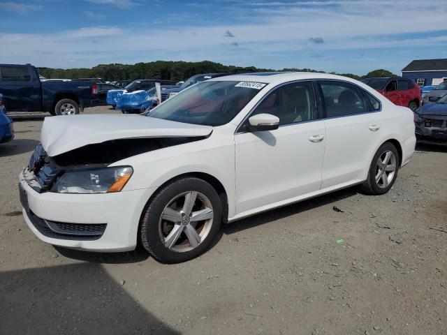  VOLKSWAGEN PASSAT 2013 Biały