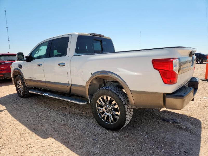 Pickups NISSAN TITAN 2016 Biały