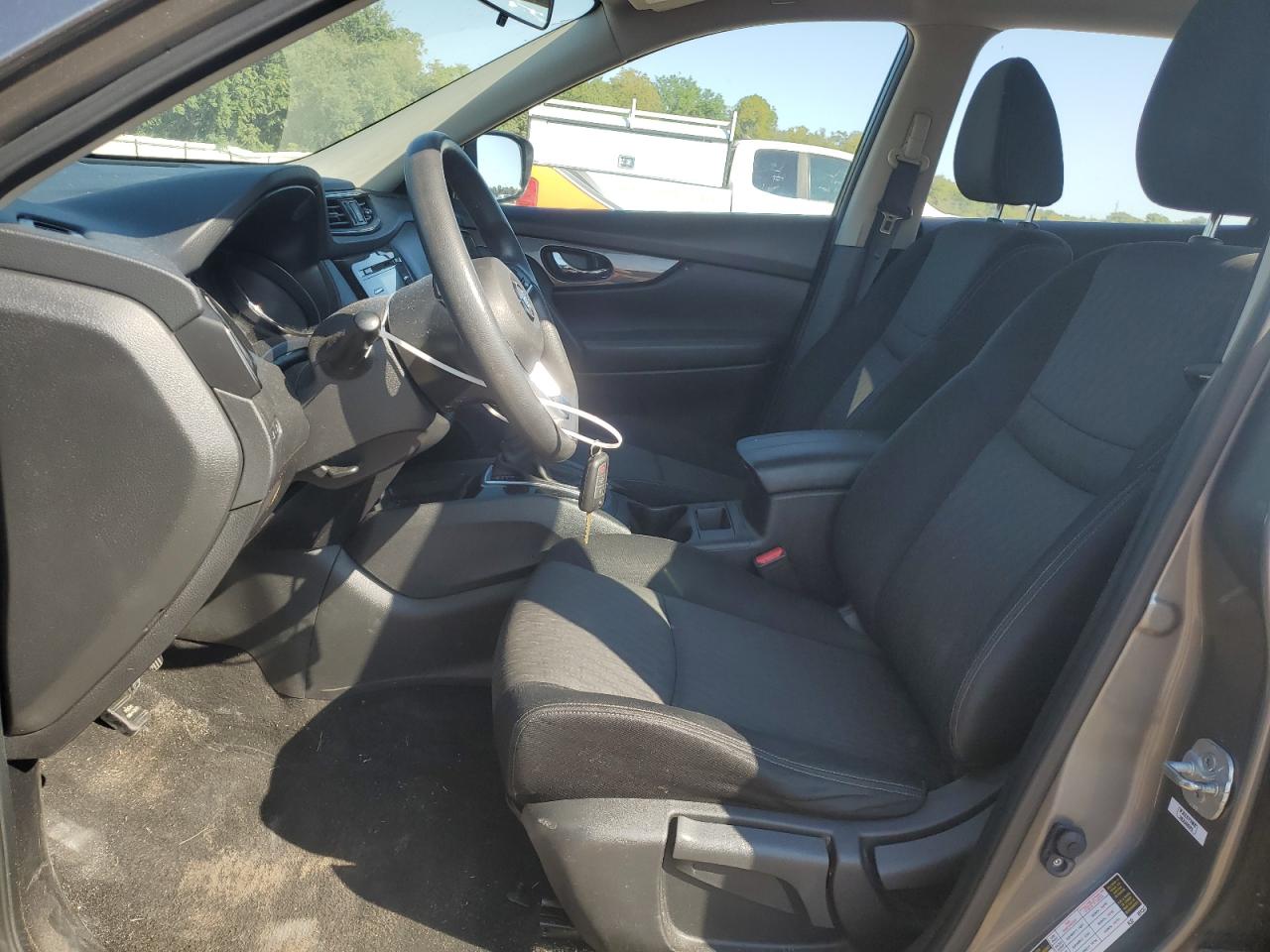 2017 Nissan Rogue S VIN: JN8AT2MV2HW262063 Lot: 83952725